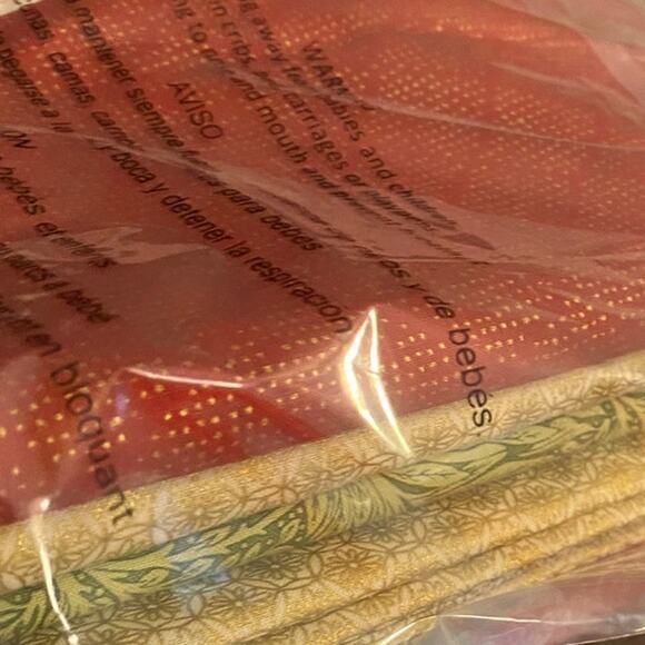 4 1-yard pieces of quilt fabric. - Picture 5 of 5